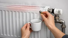 Heizkörper oben warm, unten kalt: die häufigsten Ursachen und schnelle Lösungen