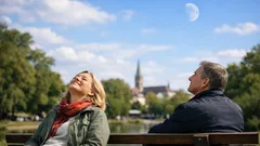 Im siebten Himmel oder auf dem Mond: Bedeutung und Herkunft der Redewendungen einfach erklärt