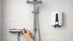Warum die elektrische Dusche bei wenig Durchfluss plötzlich kalt wird – und was du dagegen tun kannst